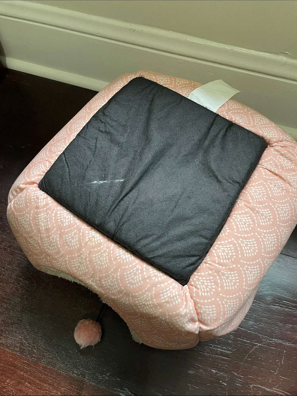 Baby Pink & White Printed Pet Bed, Perfect For Cats & Small Dogs